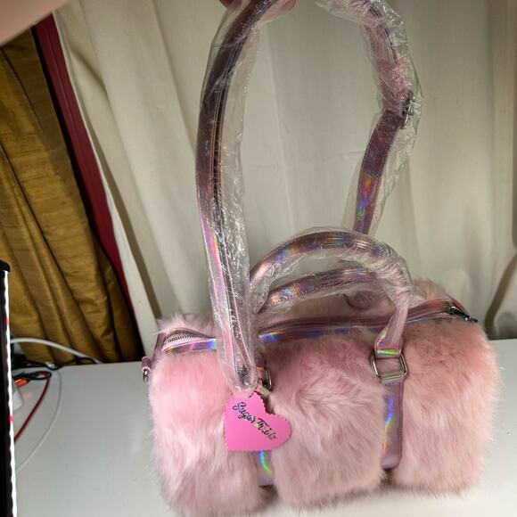 DOLLS KILL SUGAR THRILLZ PINK FAUX FUR SHAGADELIC HOLOGRAPHIC WEEKENDER NWT - Picture 2 of 15